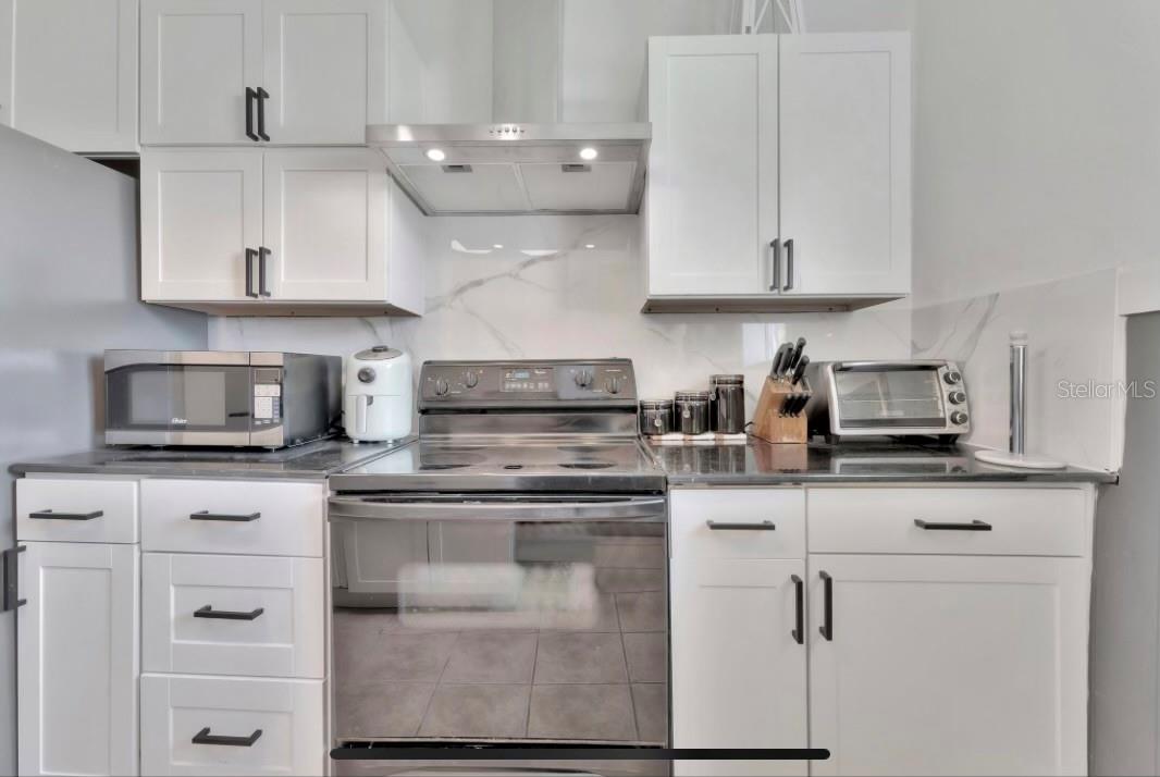 609 W NORTH BAY - Residential