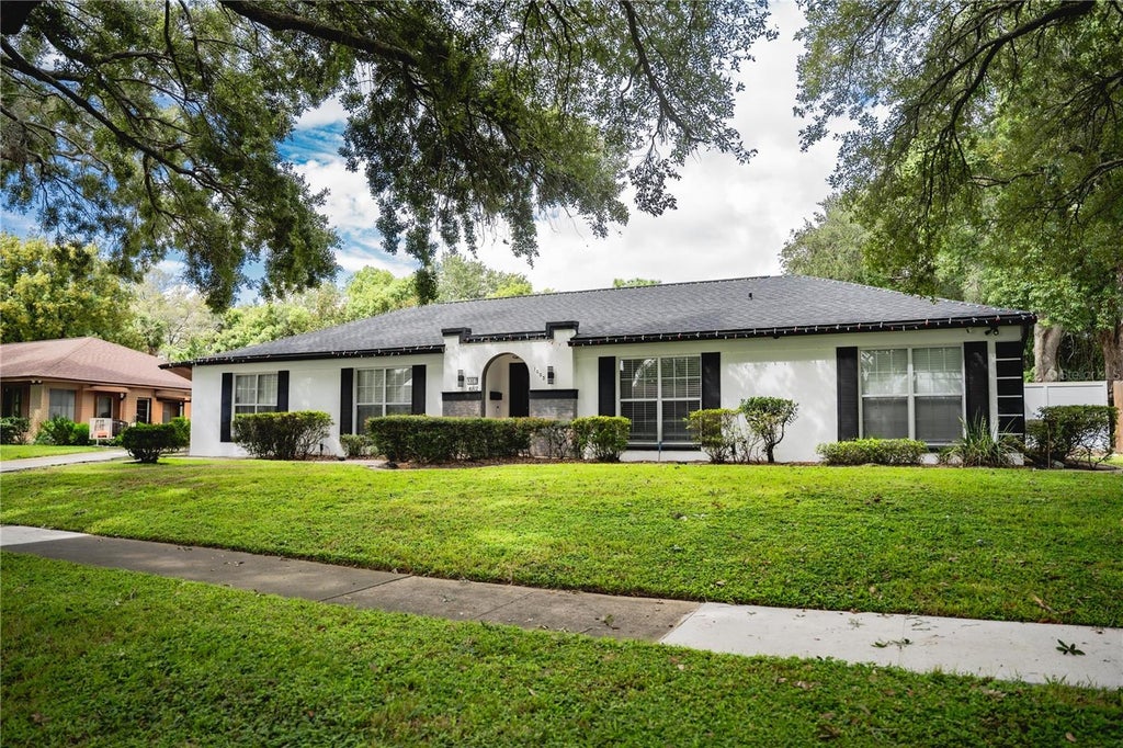 Photo of 1003 Golfside Drive, Winter Park, FL 32792 (MLS # O6444366)