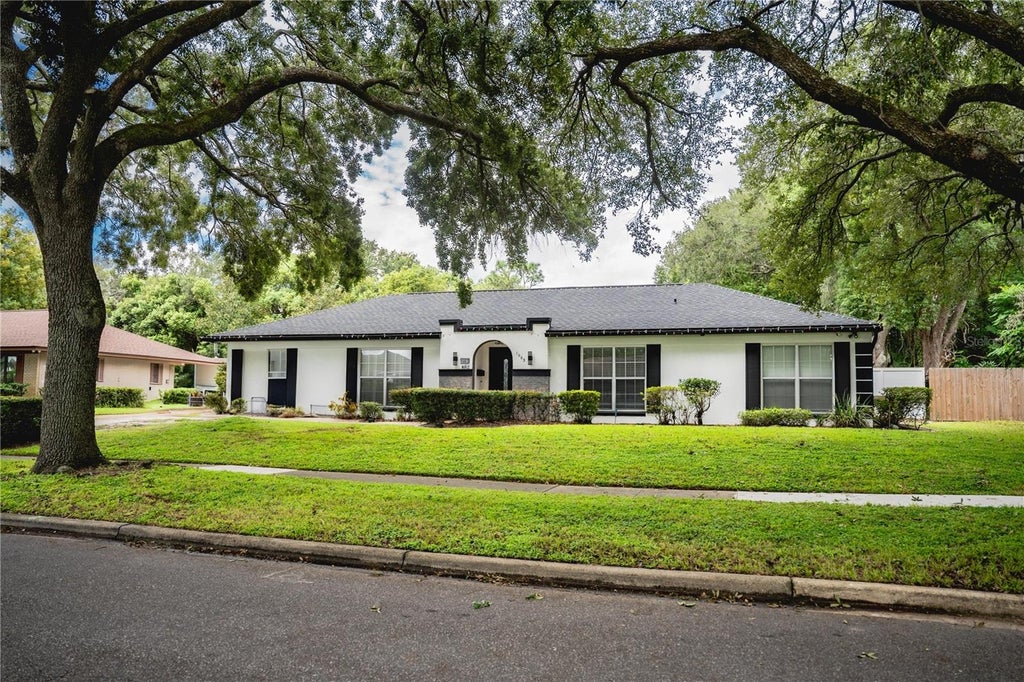Photo of 1003 Golfside Drive, Winter Park, FL 32792 (MLS # O6444366)