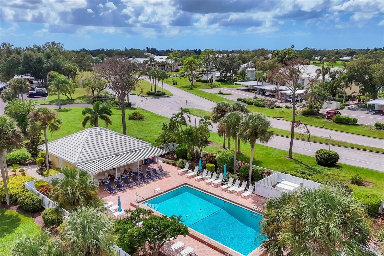 WESTCHESTER GARDENS AT THE PLANTATION - Residential