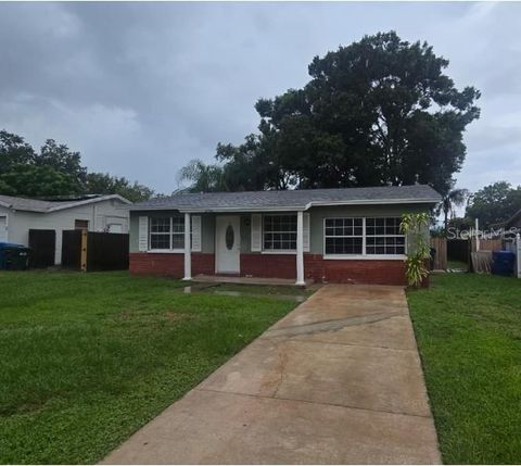 Photo of 2136 Mary Sue Street, Largo, FL 33774 (MLS # TB8531306)