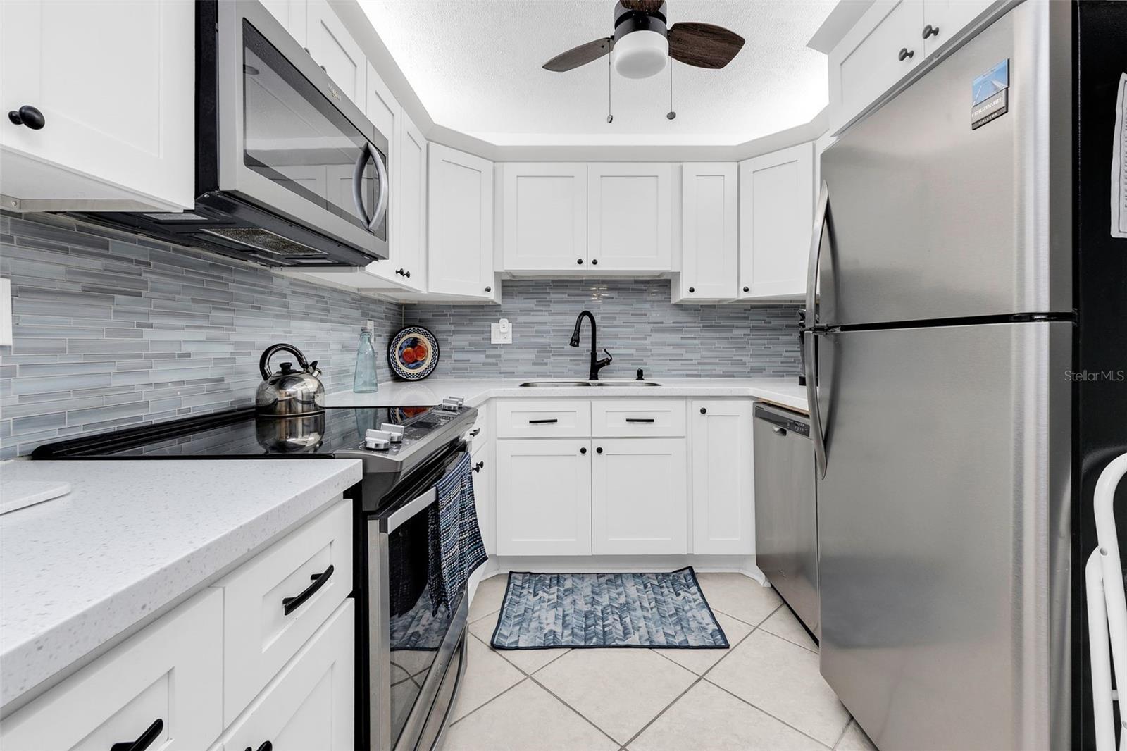 EMERALD POINTE PH 01 - Residential