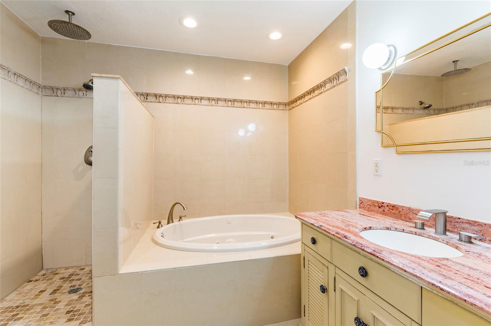 CEDARSAND CONDO - Residential