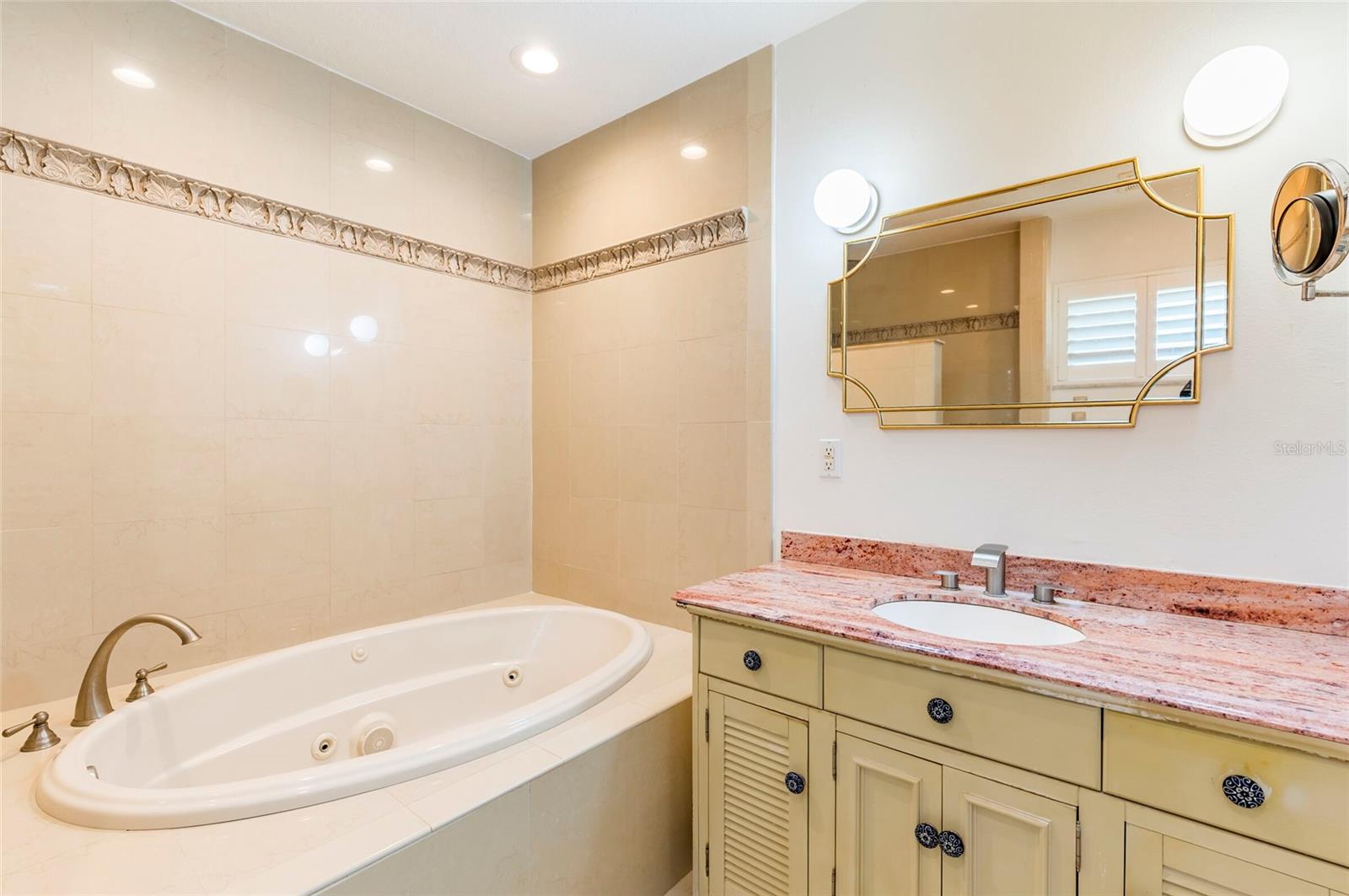 CEDARSAND CONDO - Residential