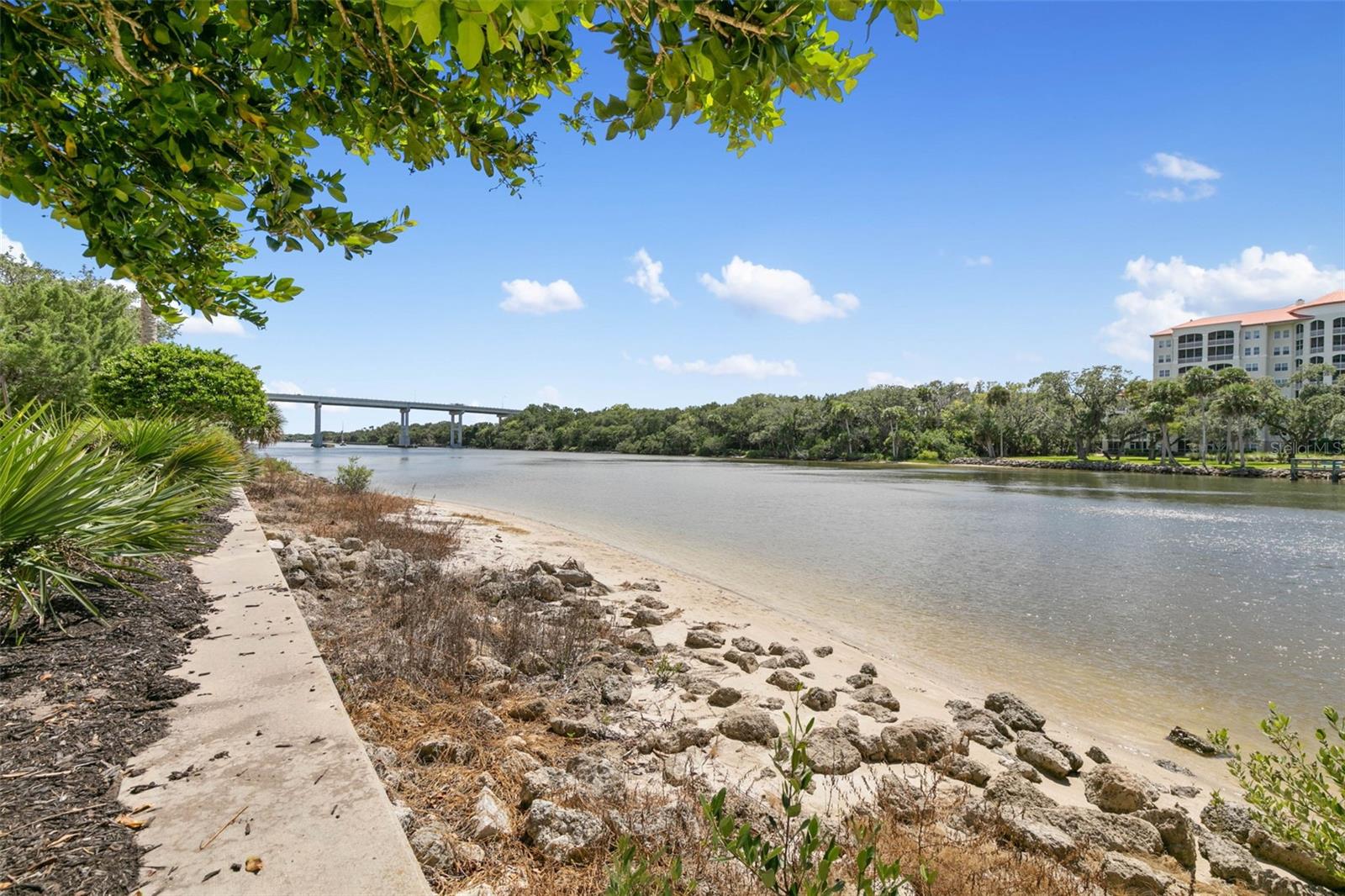 102 YACHT HARBOR DRIVE 567