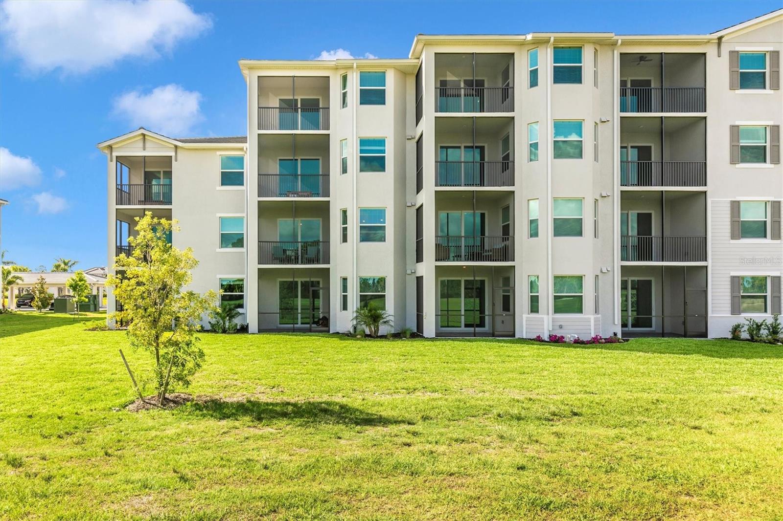 WELLEN PARK GOLF & COUNTRY CLUB - Residential Lease