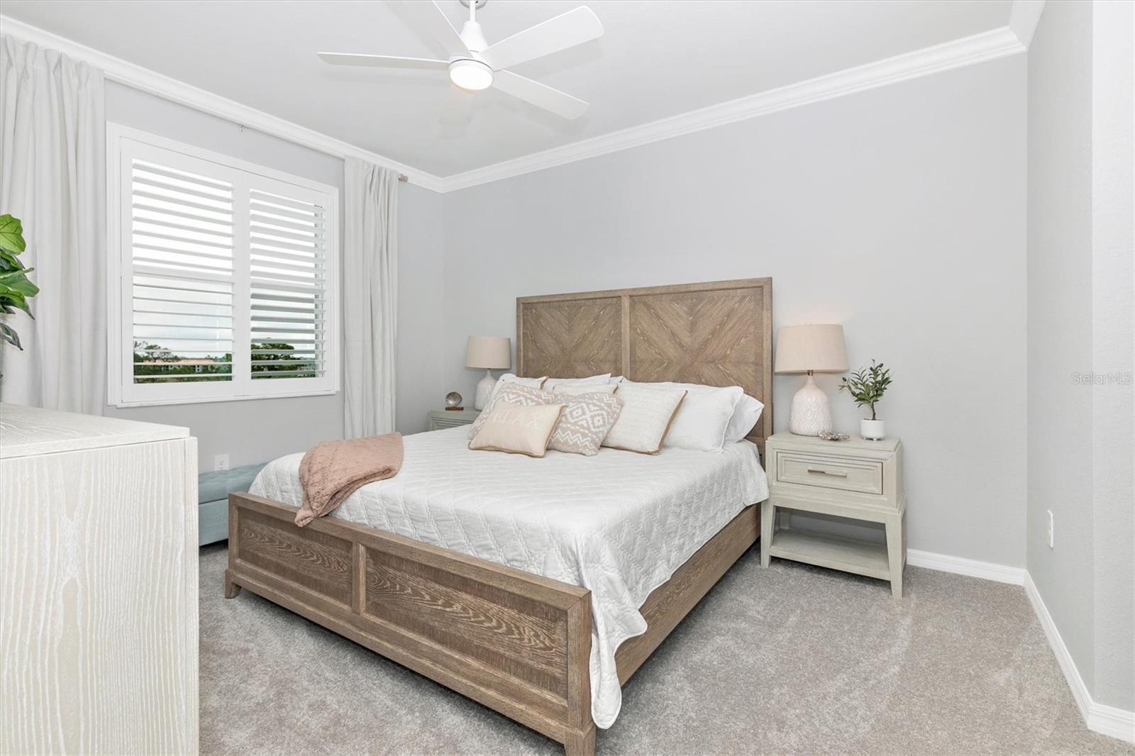 WELLEN PARK GOLF & COUNTRY CLUB - Residential Lease
