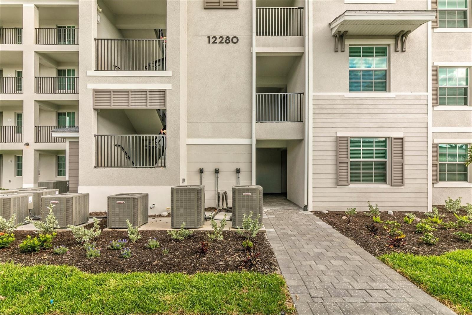 WELLEN PARK GOLF & COUNTRY CLUB - Residential Lease