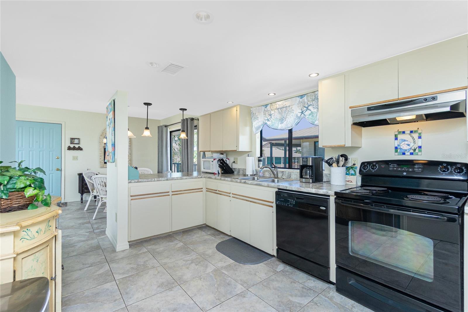 SUNBURST PH 03 - Residential