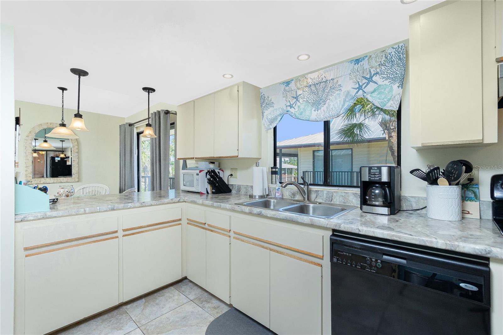 SUNBURST PH 03 - Residential