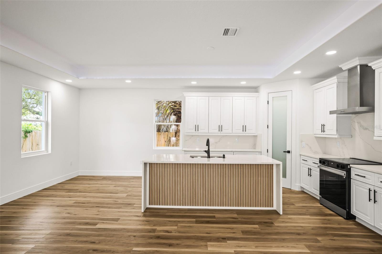 NEW ATHENS CITY - Residential