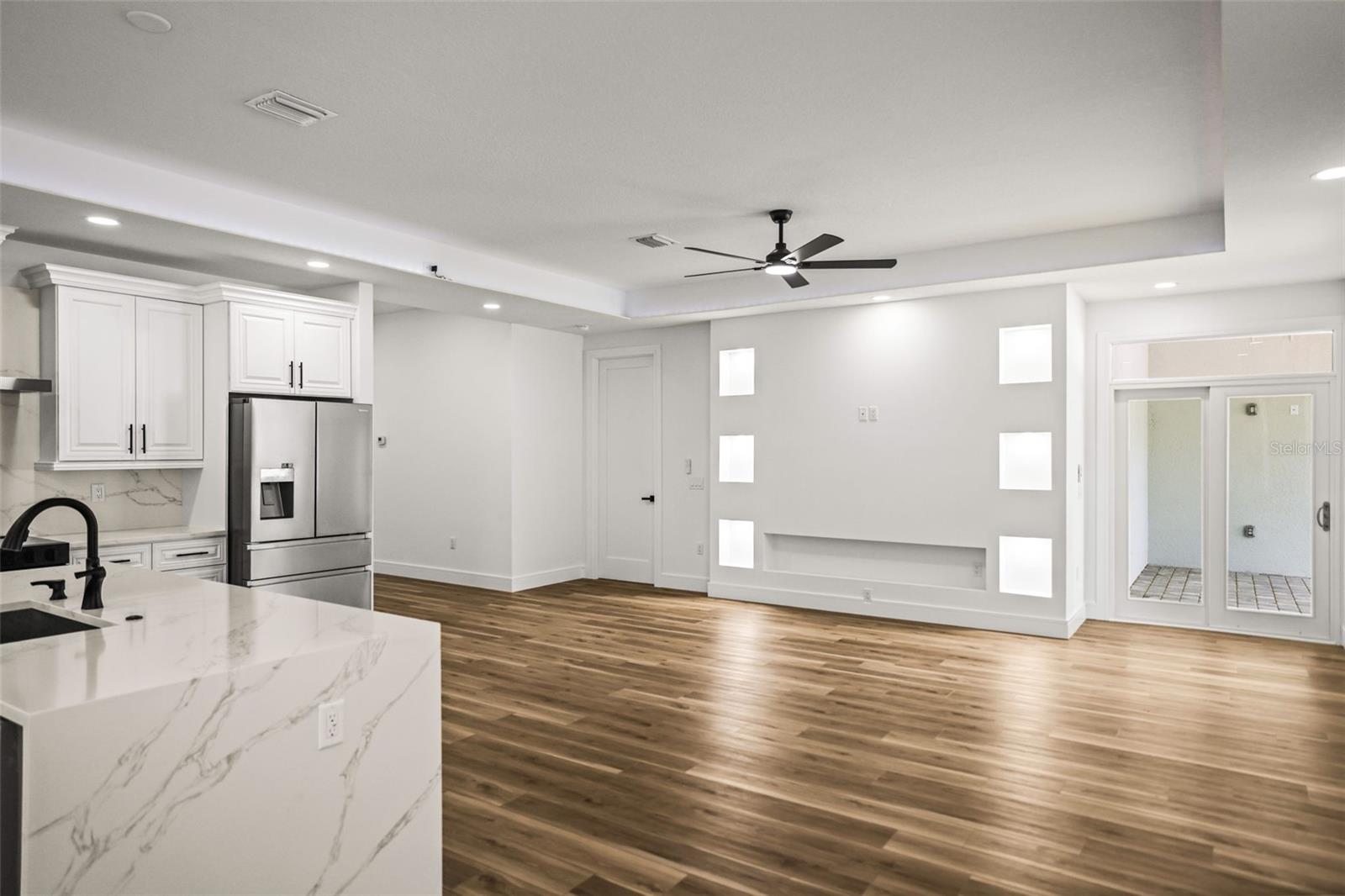 NEW ATHENS CITY - Residential
