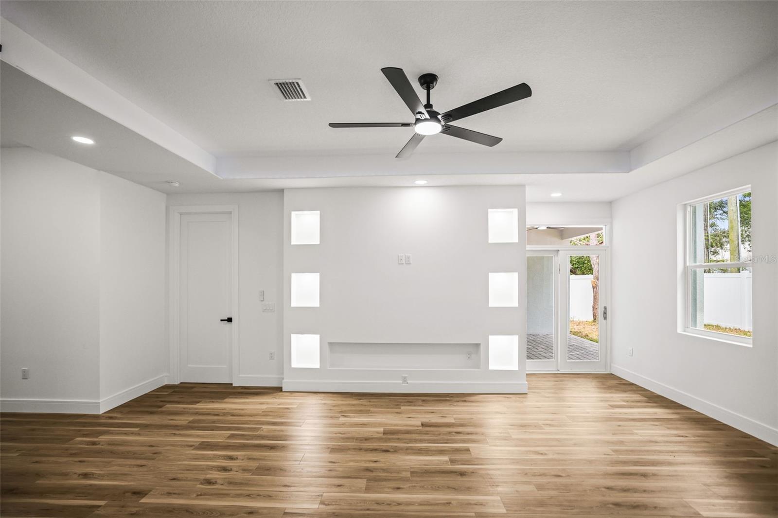 NEW ATHENS CITY - Residential