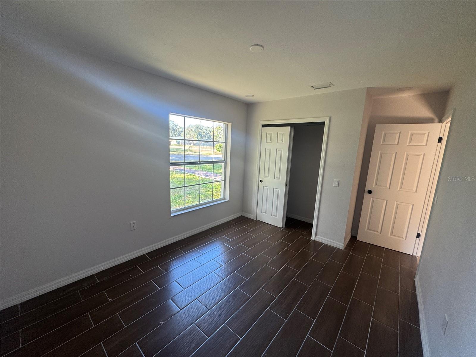 BRANDON SPANISH OAKS SUBDIVISION LOT 1 BLOCK 1 - Residential