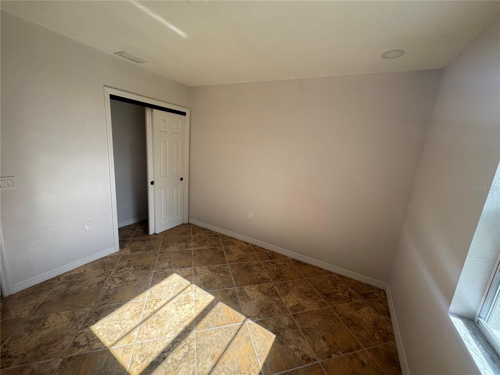 BRANDON SPANISH OAKS SUBDIVISION LOT 1 BLOCK 1 - Residential