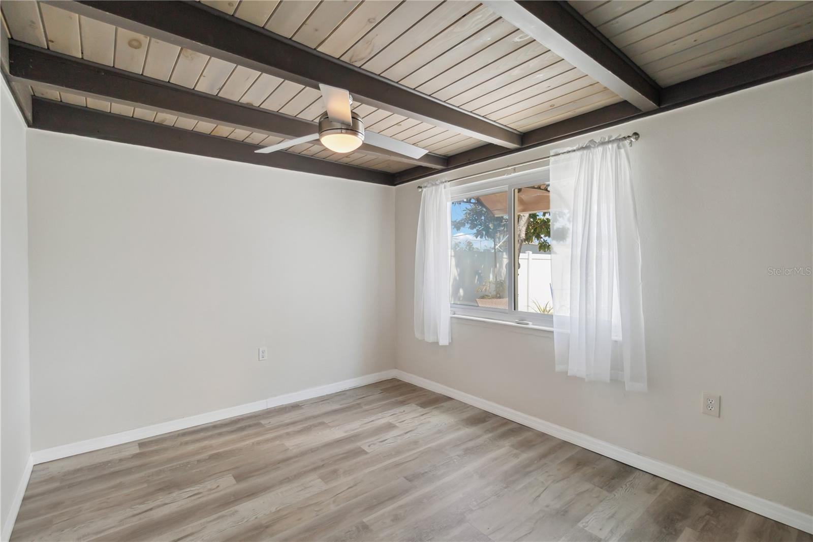 RIVER EDGE 02 - Residential