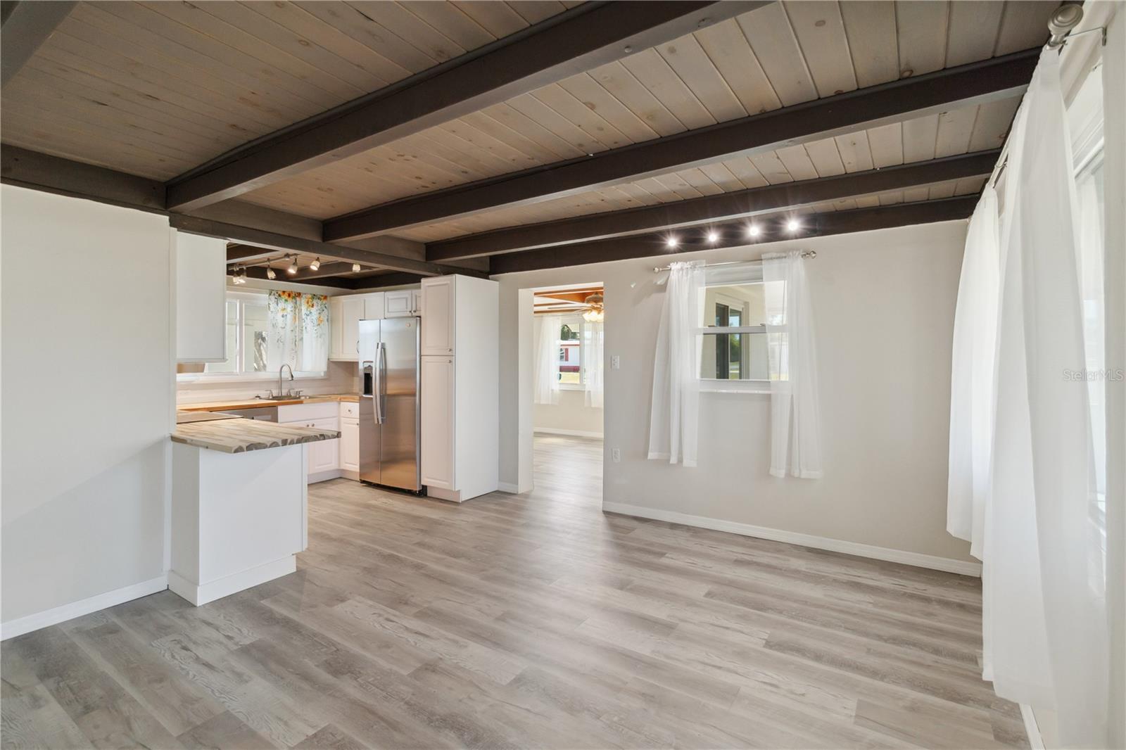 RIVER EDGE 02 - Residential