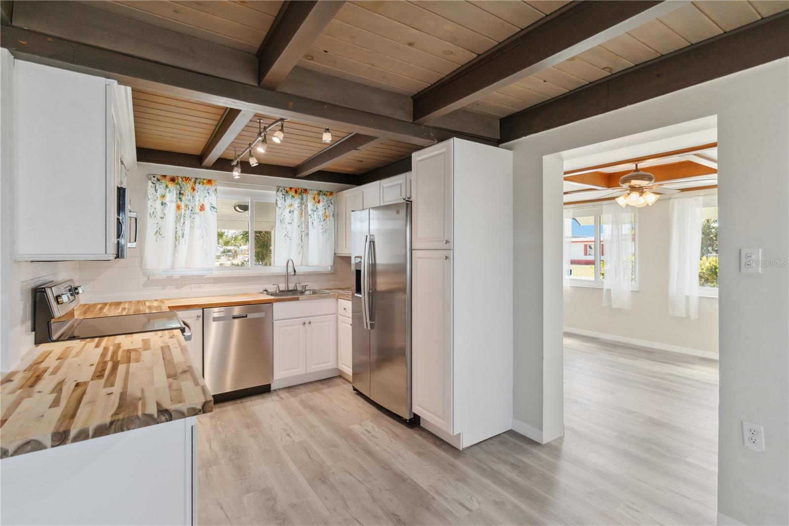 RIVER EDGE 02 - Residential