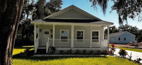 A home in PLANT CITY