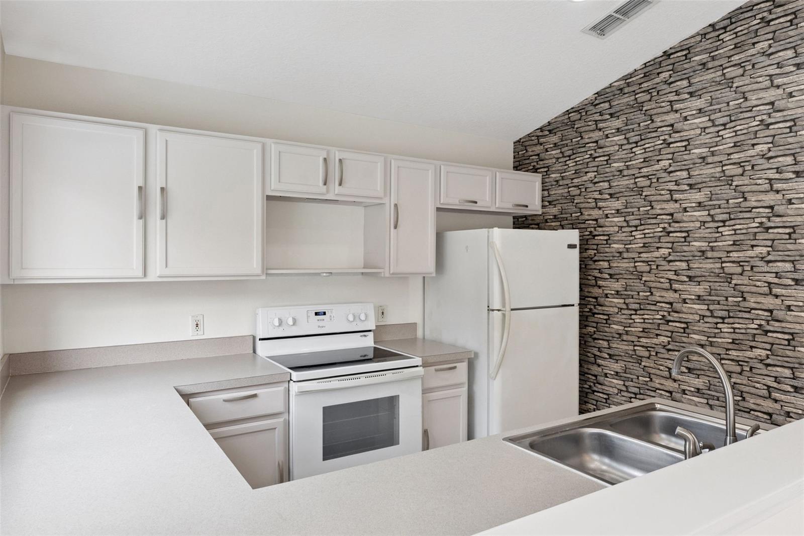 HILLCREST HOMES LAKE DAVENPORT PH 02 - Residential