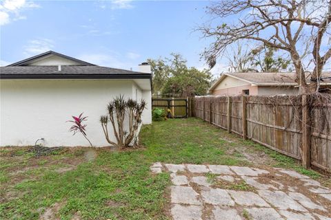 A home in LAKELAND