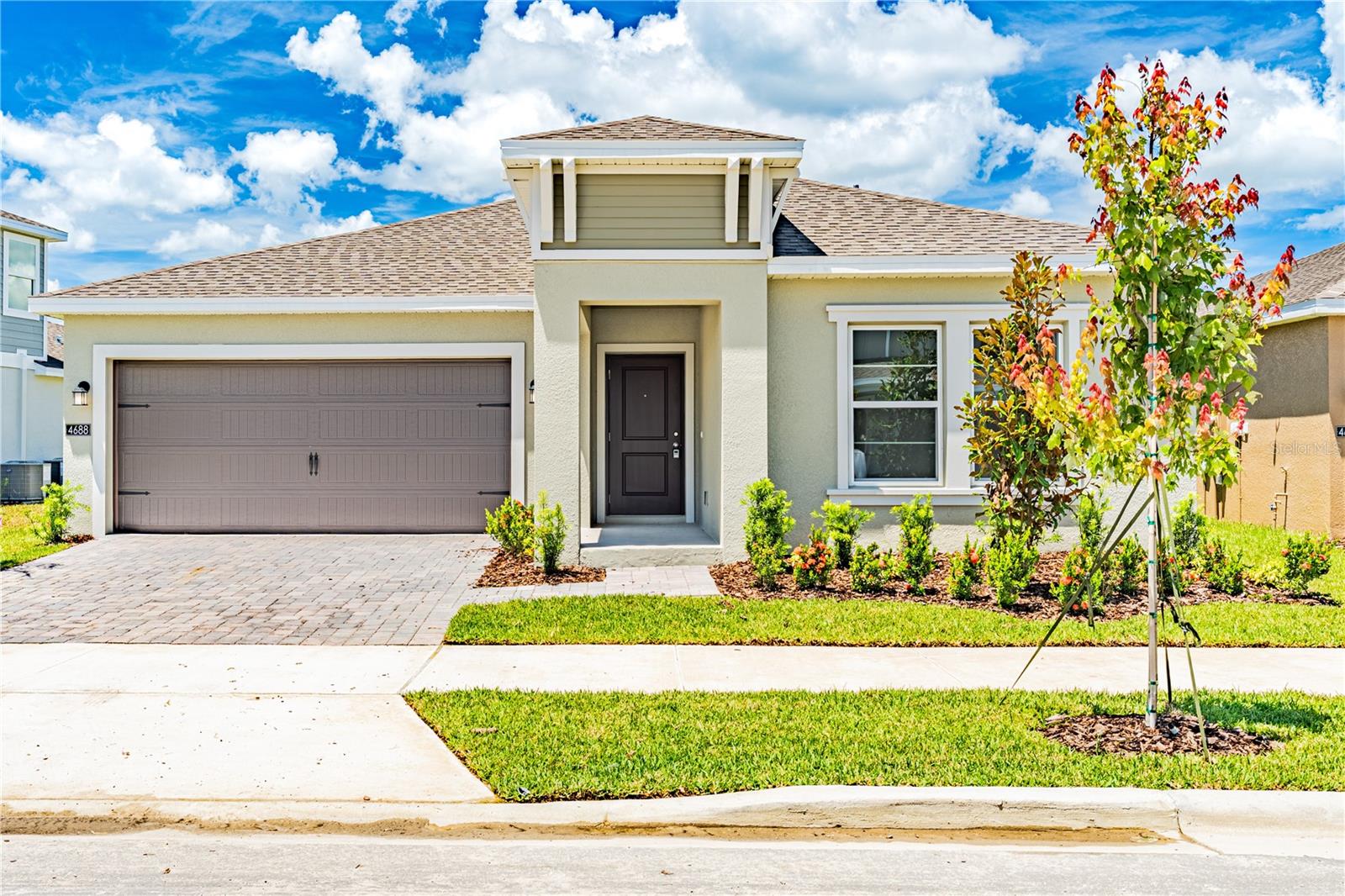 Welcome to this charming single-story home located in the desirable Knightsbridge community in Kissimmee. Featuring 4 spacious bedrooms and 2 full bathrooms, this property offers an inviting open floor plan perfect for comfortable living and entertaining.
The modern kitchen flows seamlessly into the dining and living areas, creating a bright and airy atmosphere. The primary suite includes a walk-in closet and a private bathroom for added convenience.
Enjoy the benefits of living in Knightsbridge, with easy access to local schools, shopping, dining, and major highways.