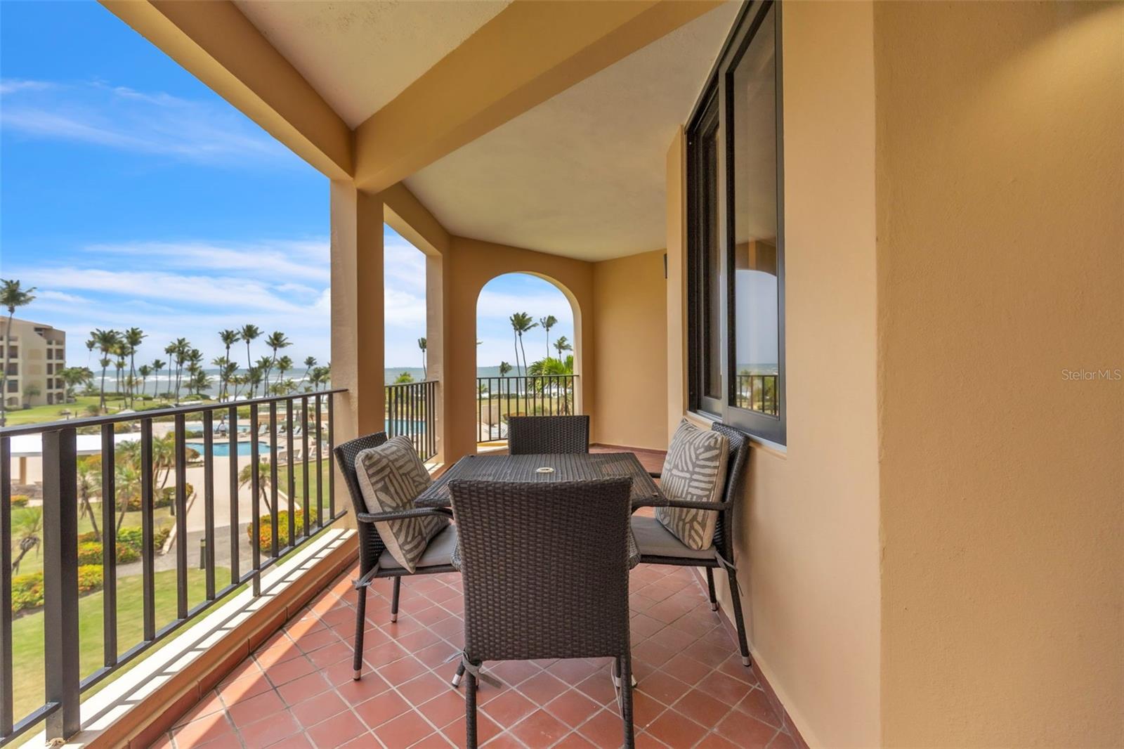 CRESCENT BEACH - Residential