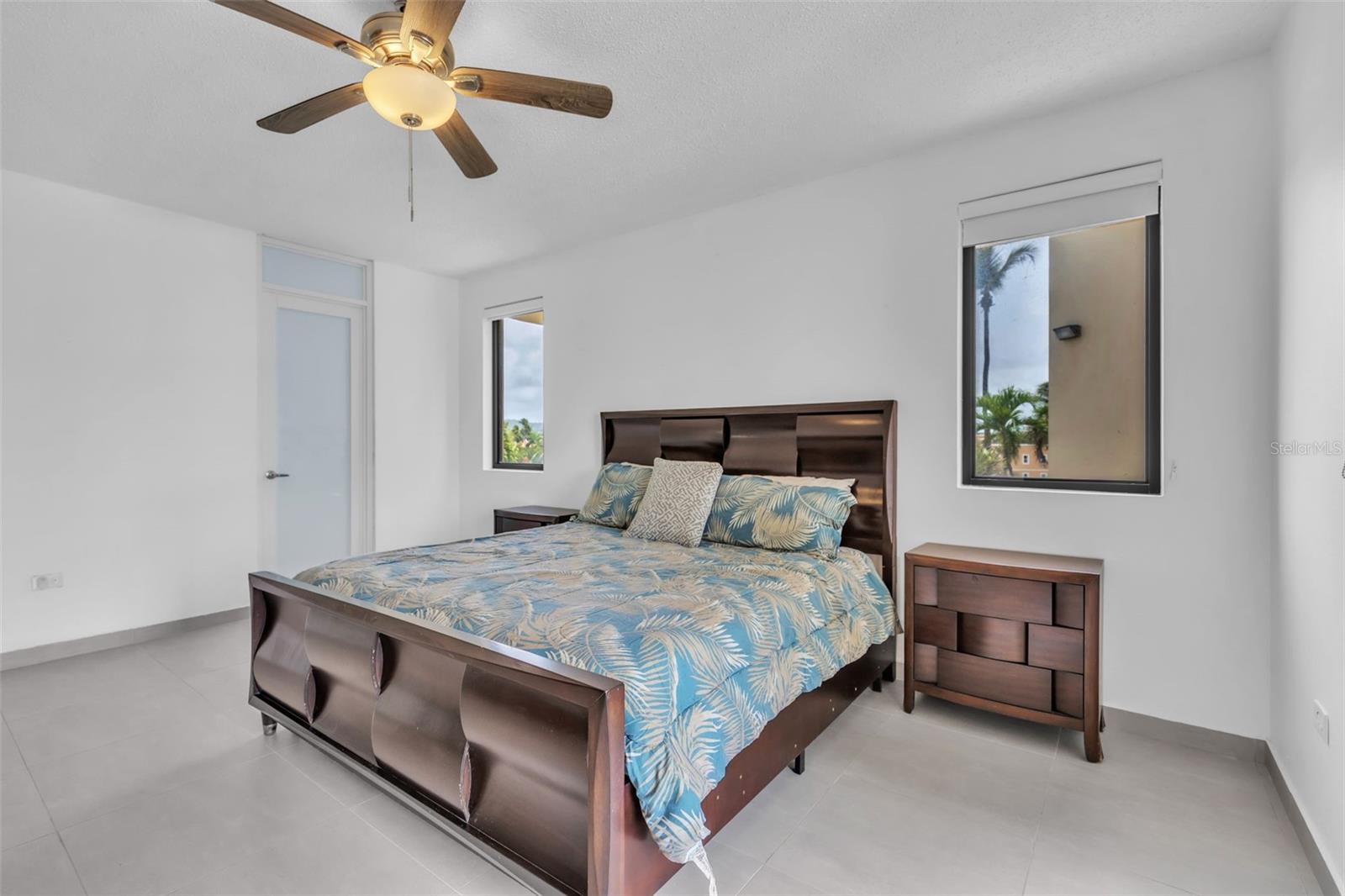CRESCENT BEACH - Residential