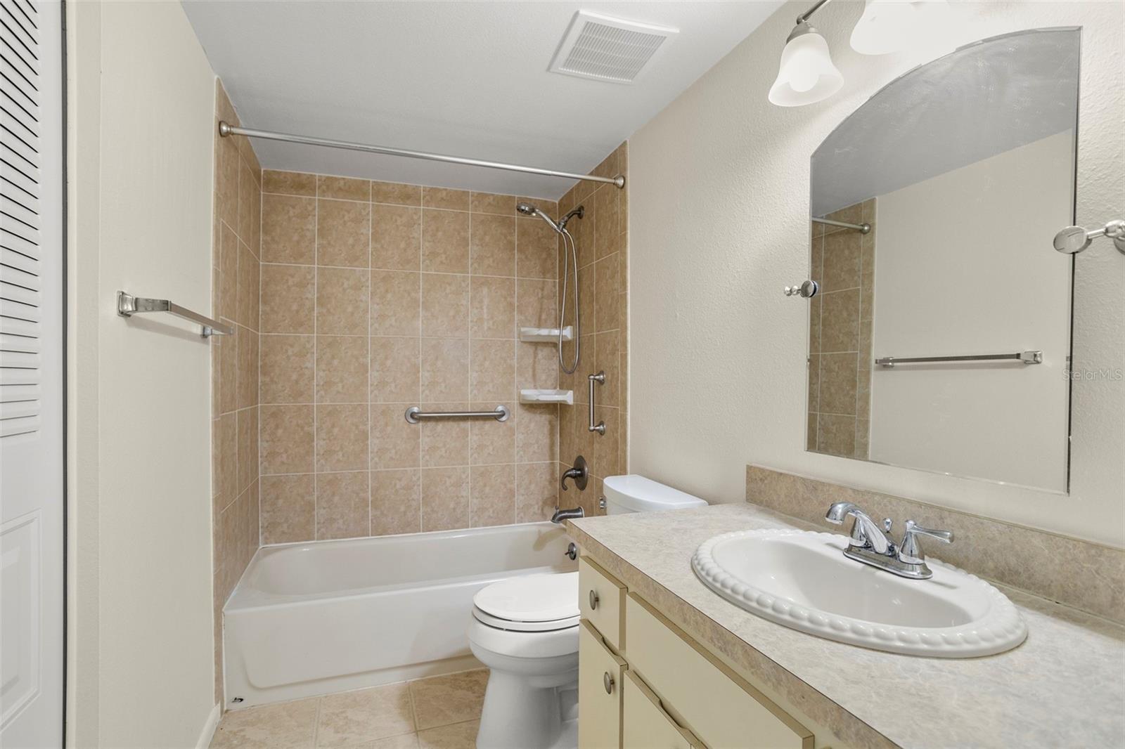 FARRELL PARK CONDO III - Residential