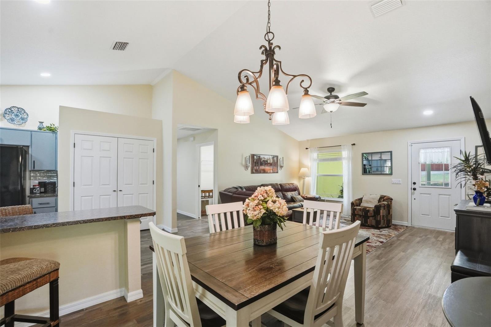 LEISURE RETREATS - Residential