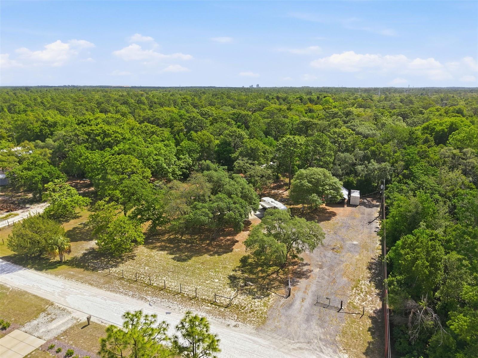 LEISURE RETREATS - Residential