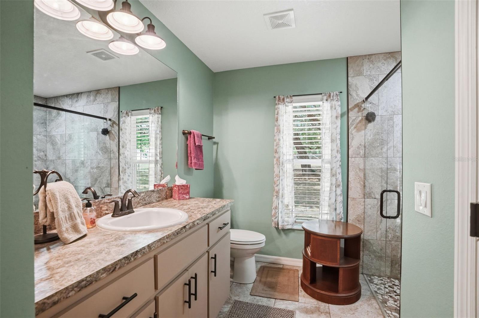 LEISURE RETREATS - Residential