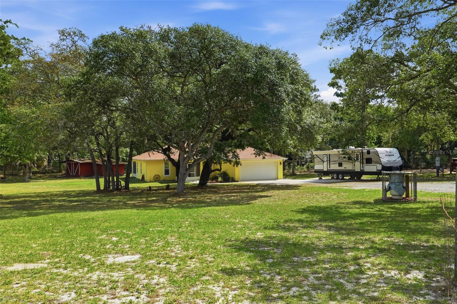 LEISURE RETREATS - Residential