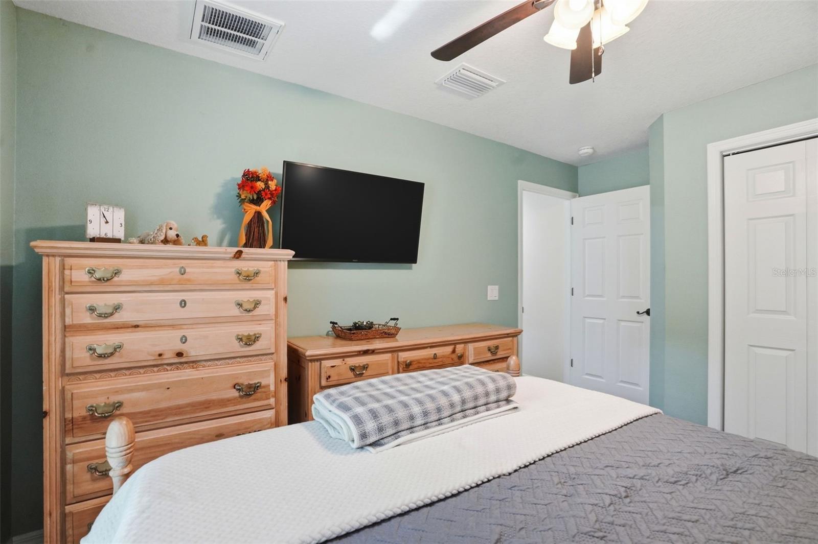 LEISURE RETREATS - Residential