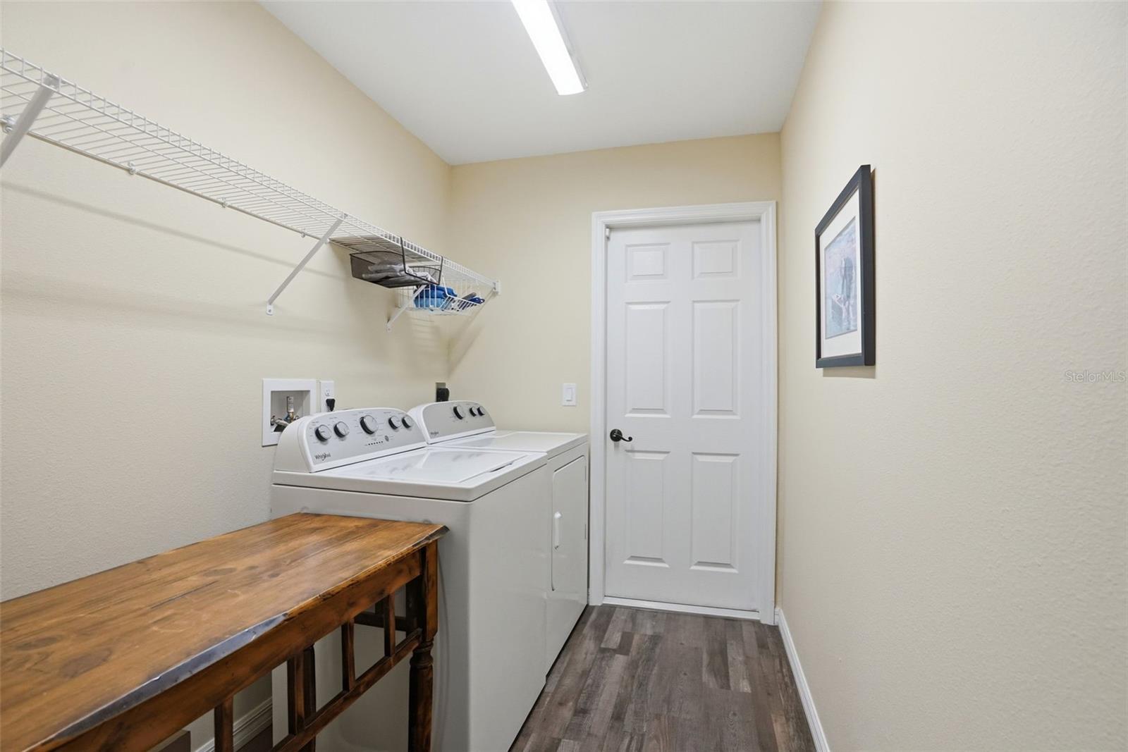 LEISURE RETREATS - Residential