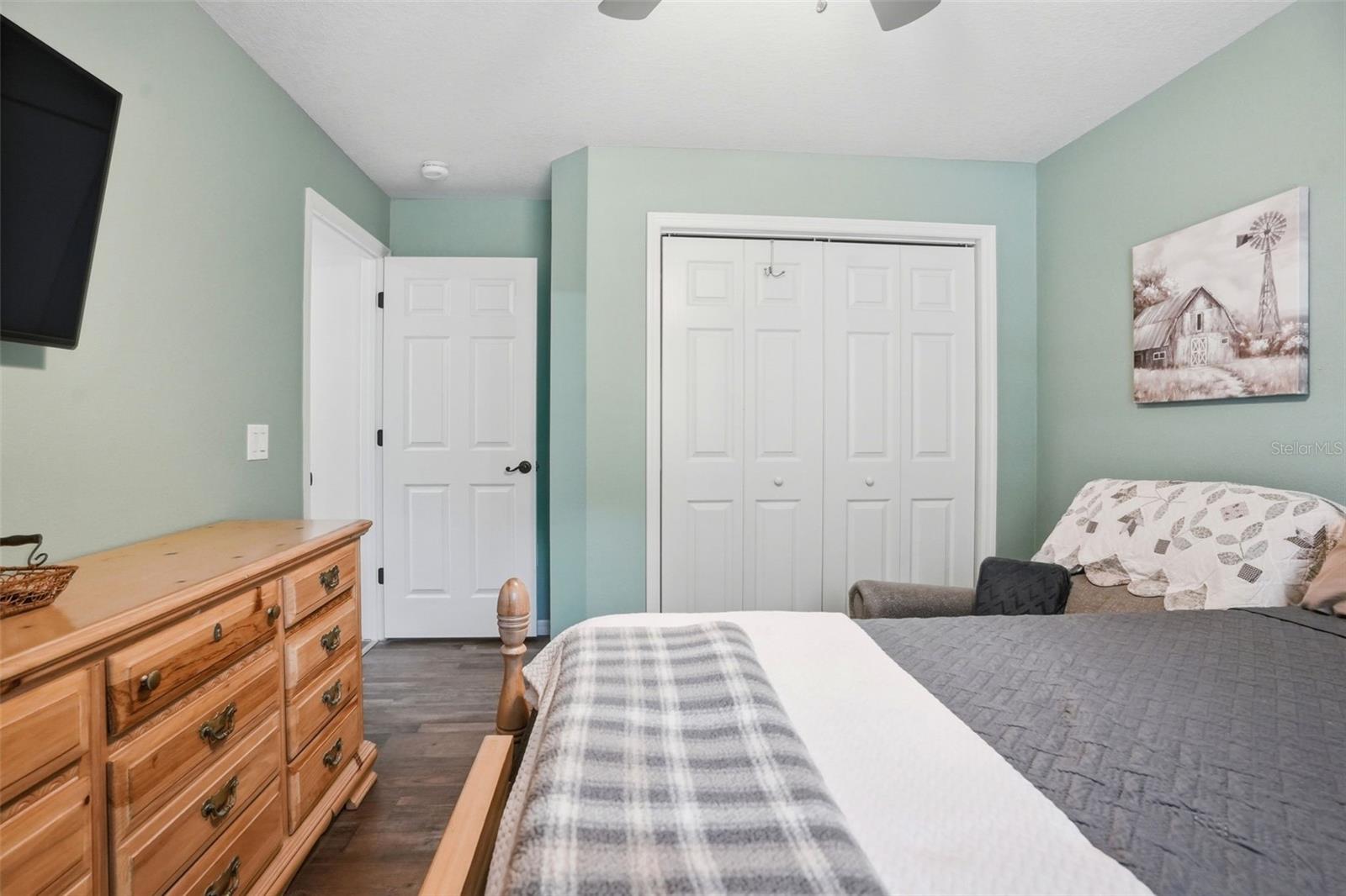 LEISURE RETREATS - Residential