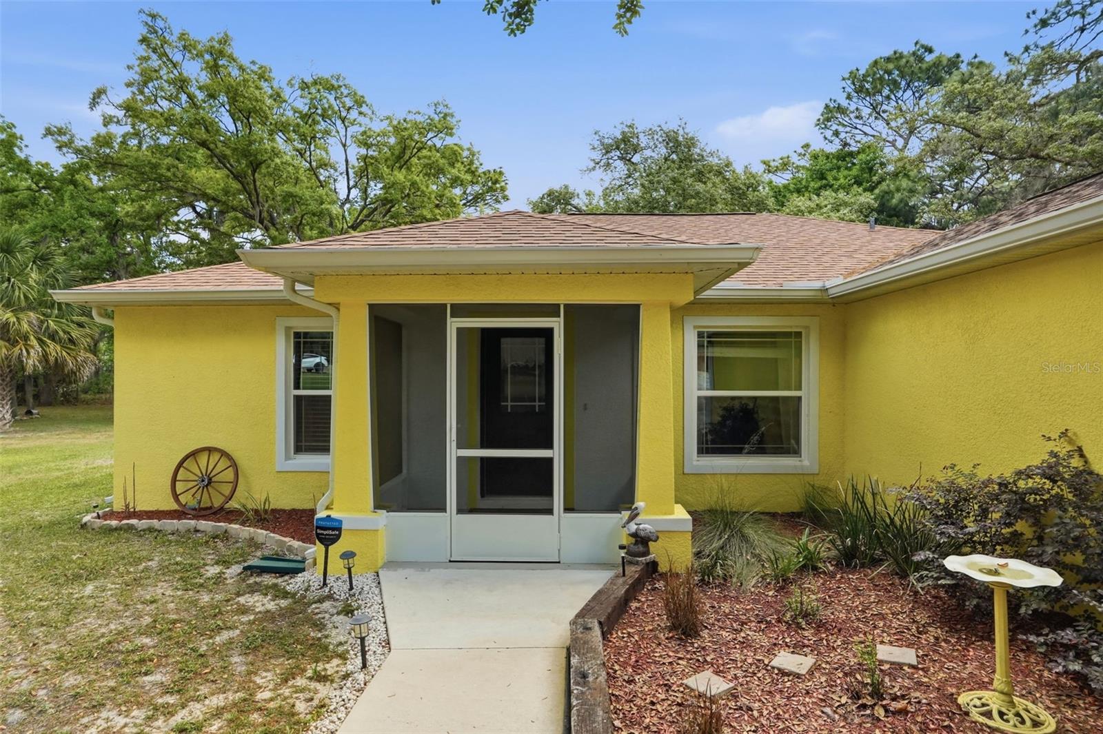 LEISURE RETREATS - Residential