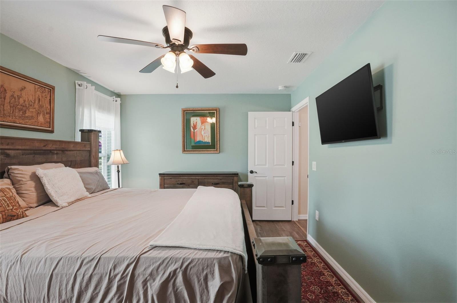 LEISURE RETREATS - Residential