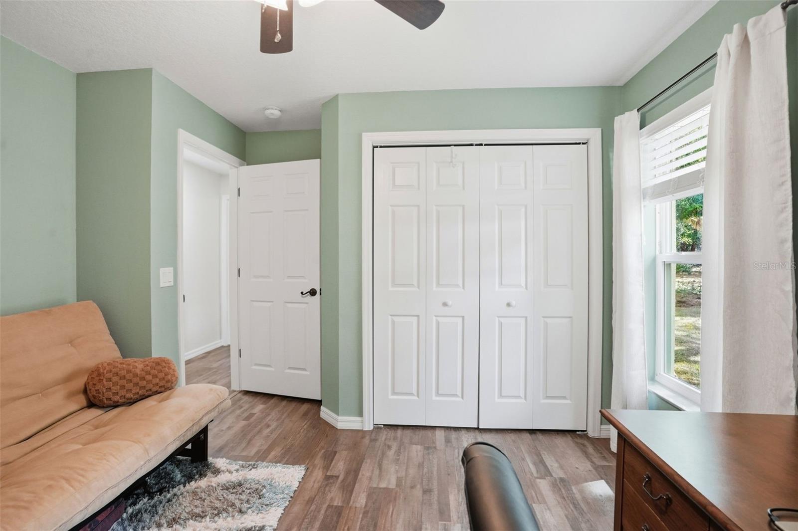 LEISURE RETREATS - Residential