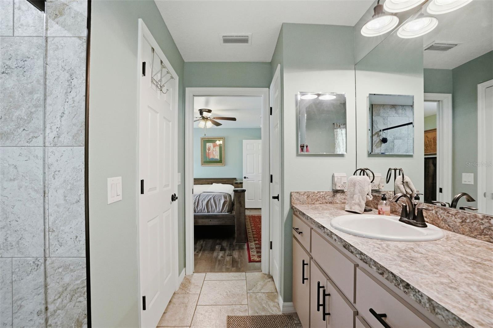 LEISURE RETREATS - Residential