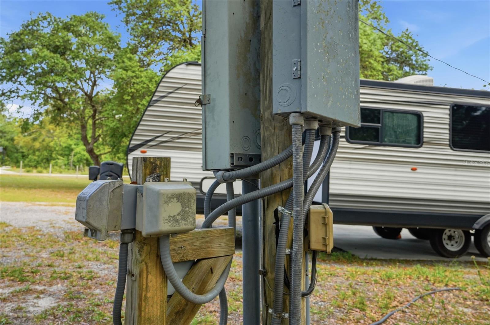 LEISURE RETREATS - Residential