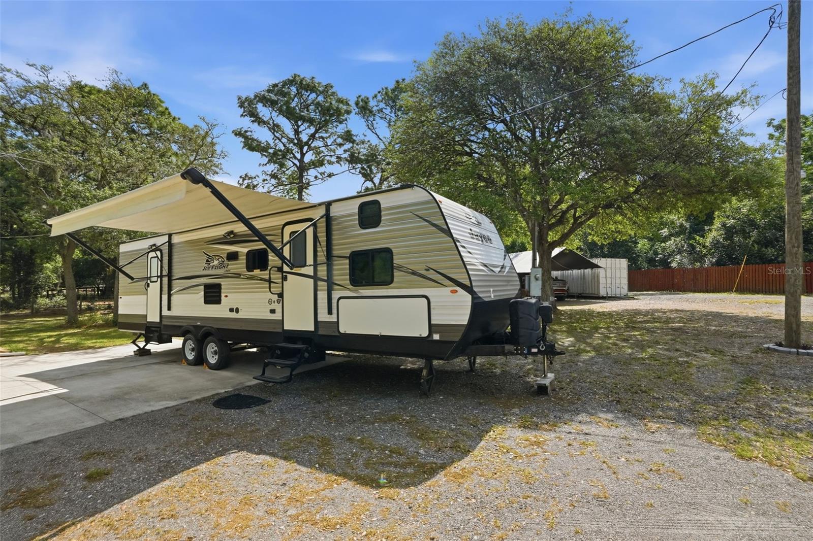 LEISURE RETREATS - Residential