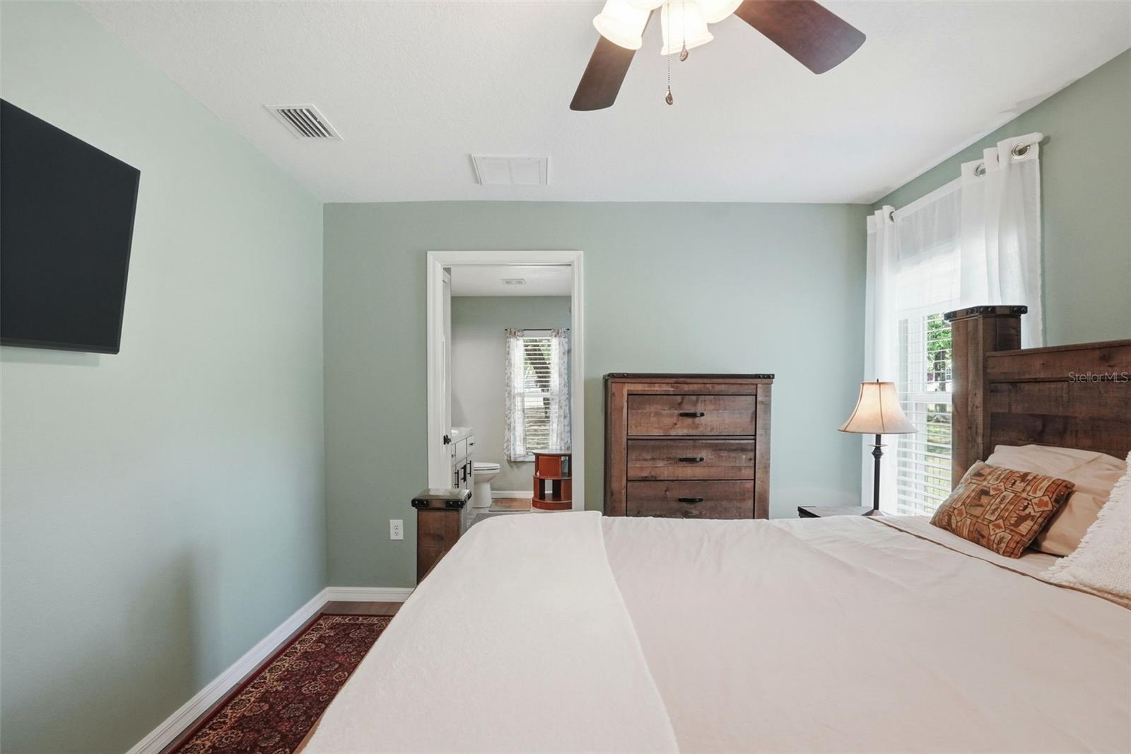 LEISURE RETREATS - Residential