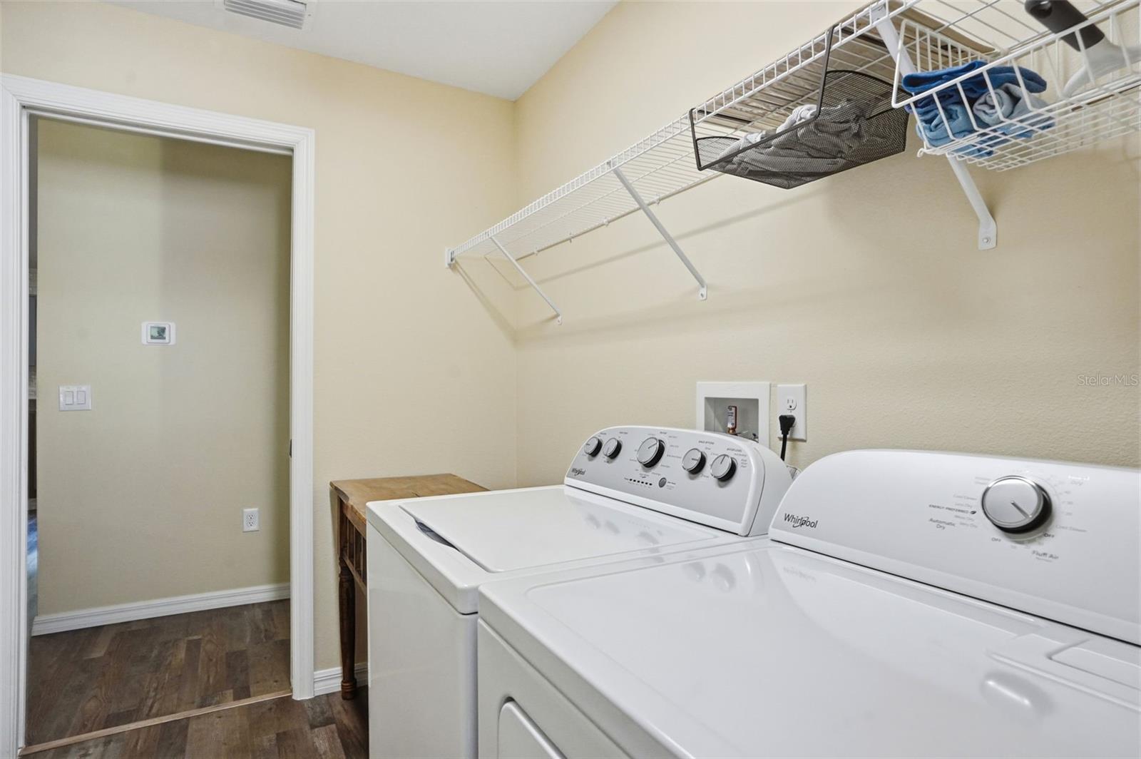 LEISURE RETREATS - Residential