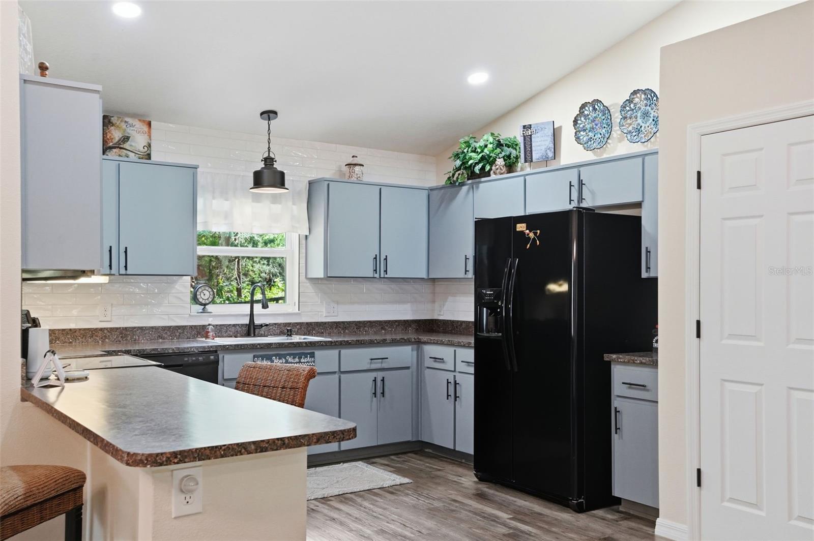 LEISURE RETREATS - Residential