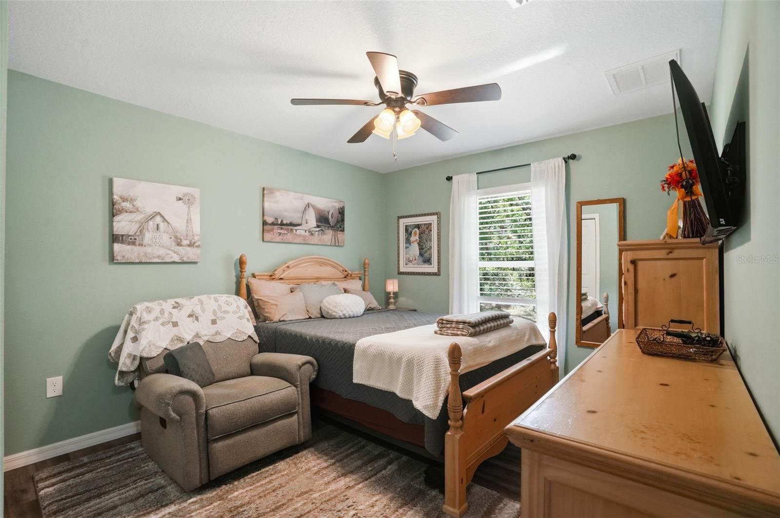 LEISURE RETREATS - Residential