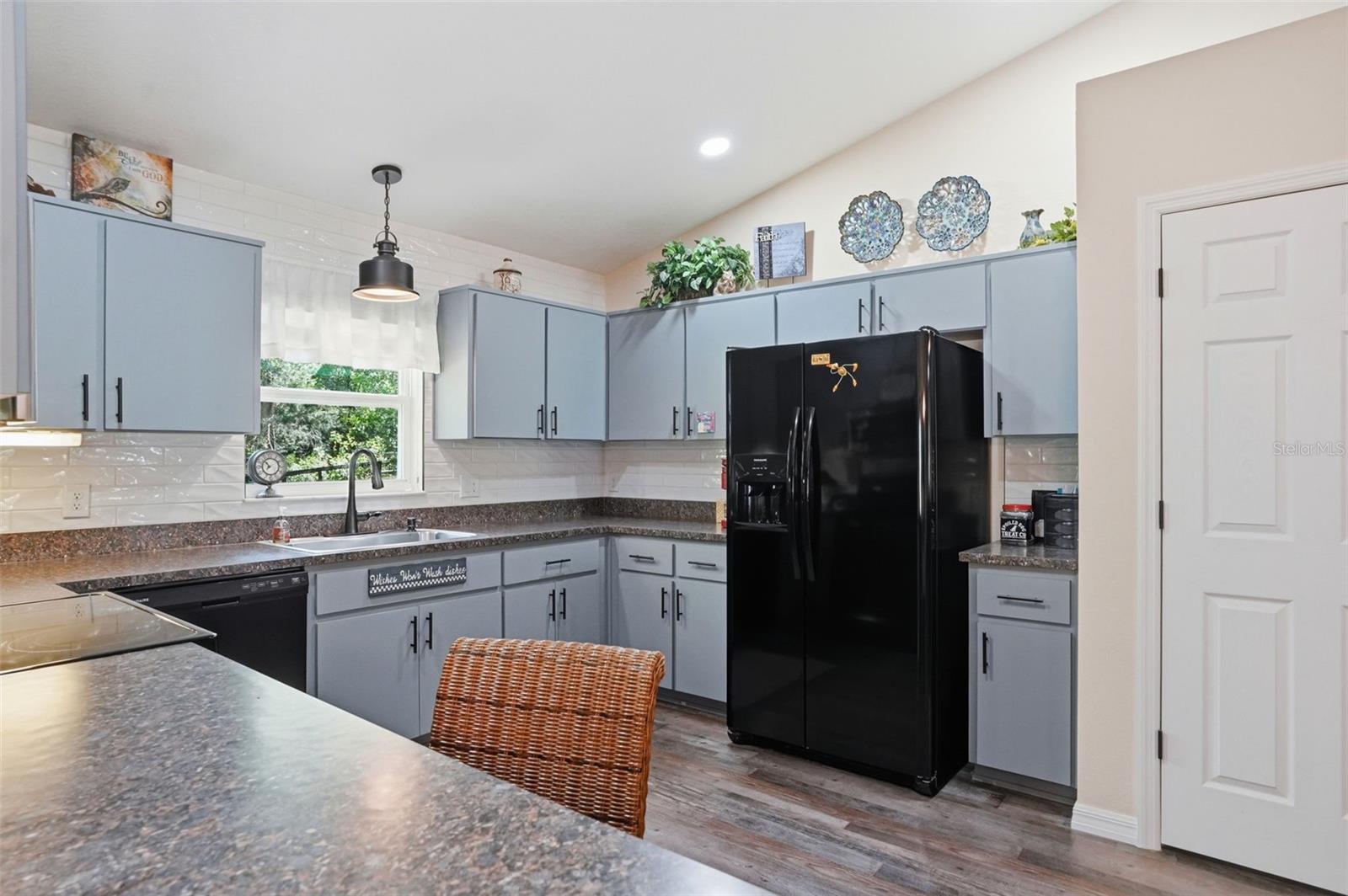 LEISURE RETREATS - Residential