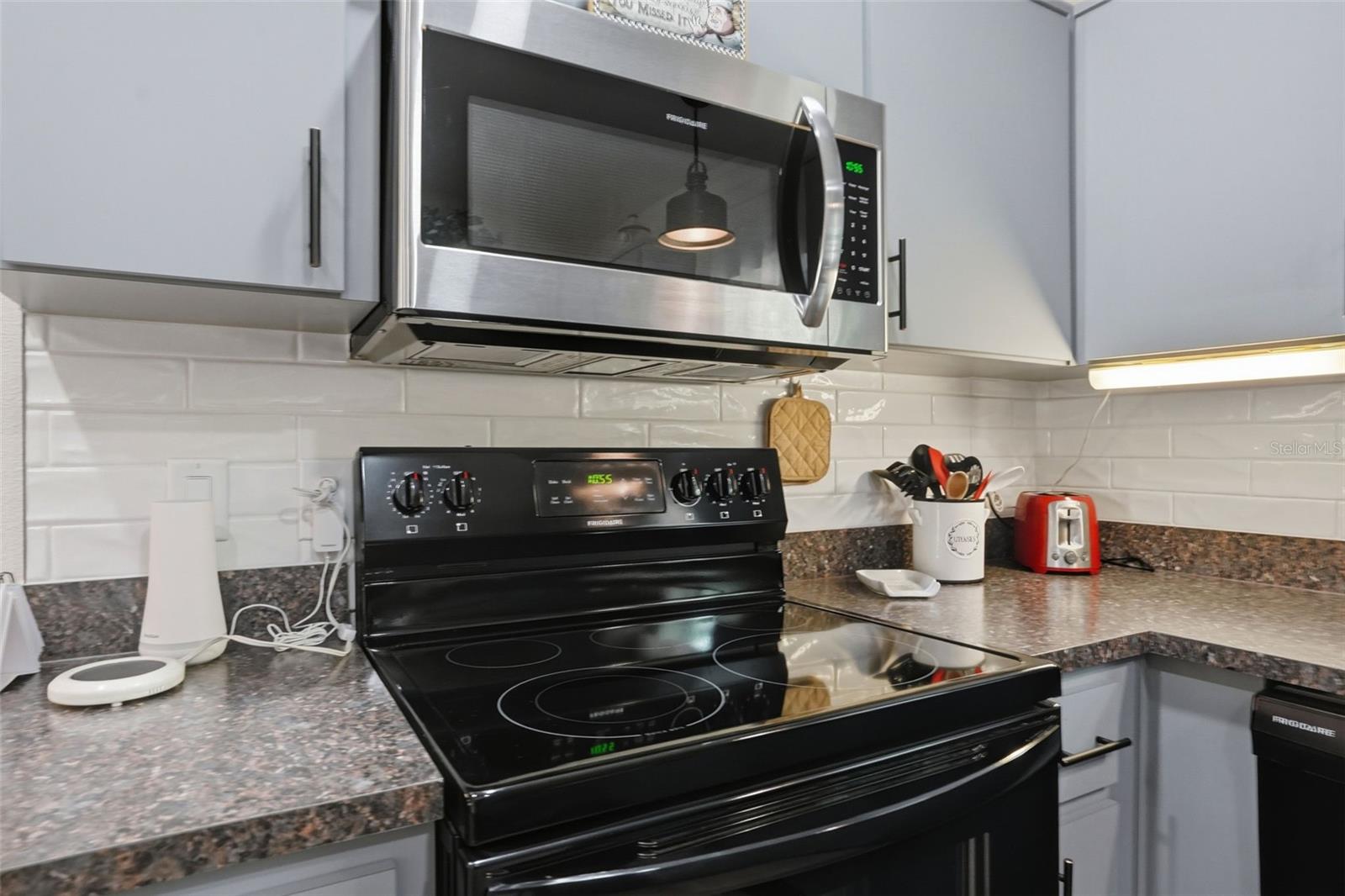 LEISURE RETREATS - Residential