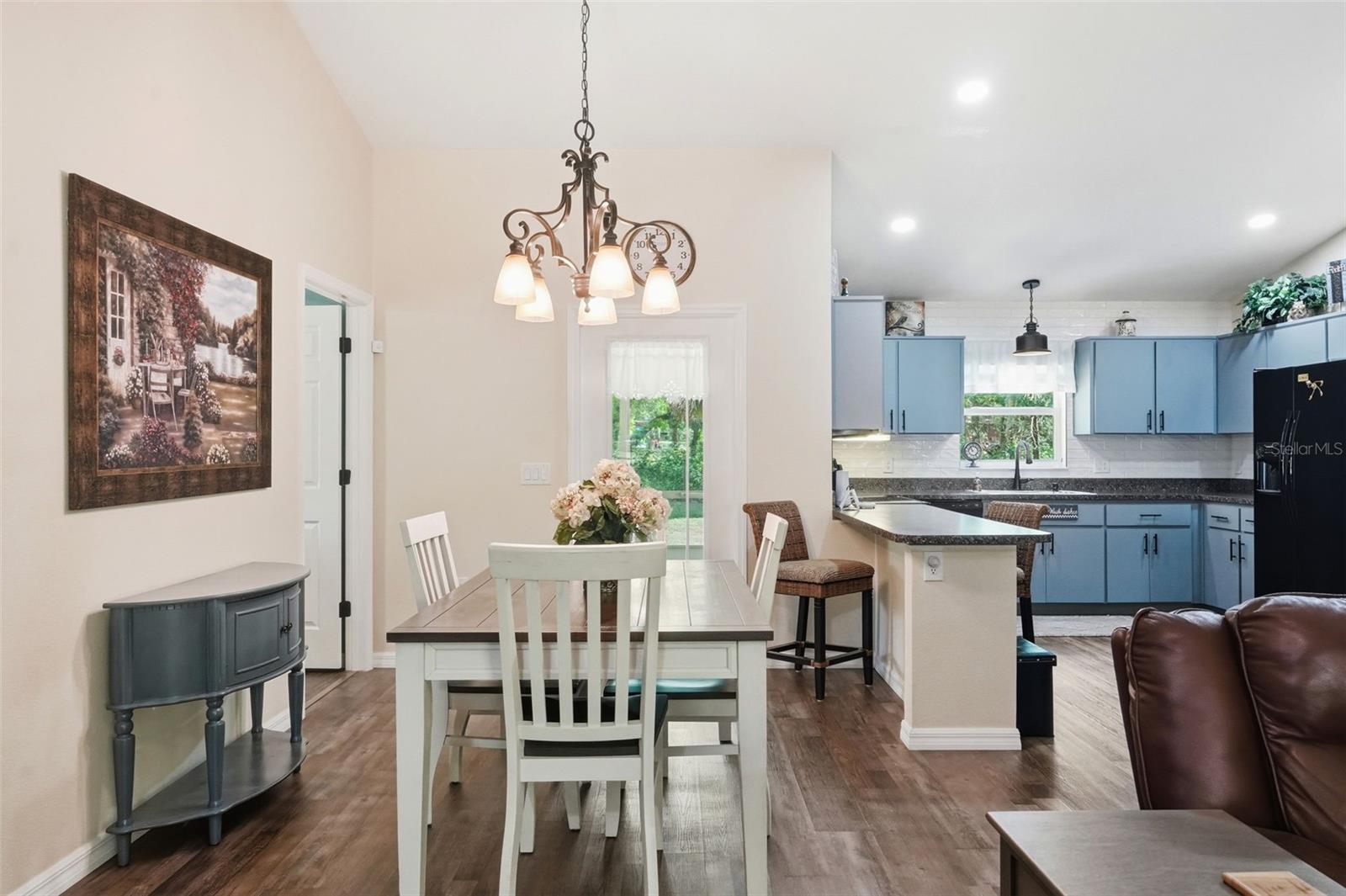 LEISURE RETREATS - Residential