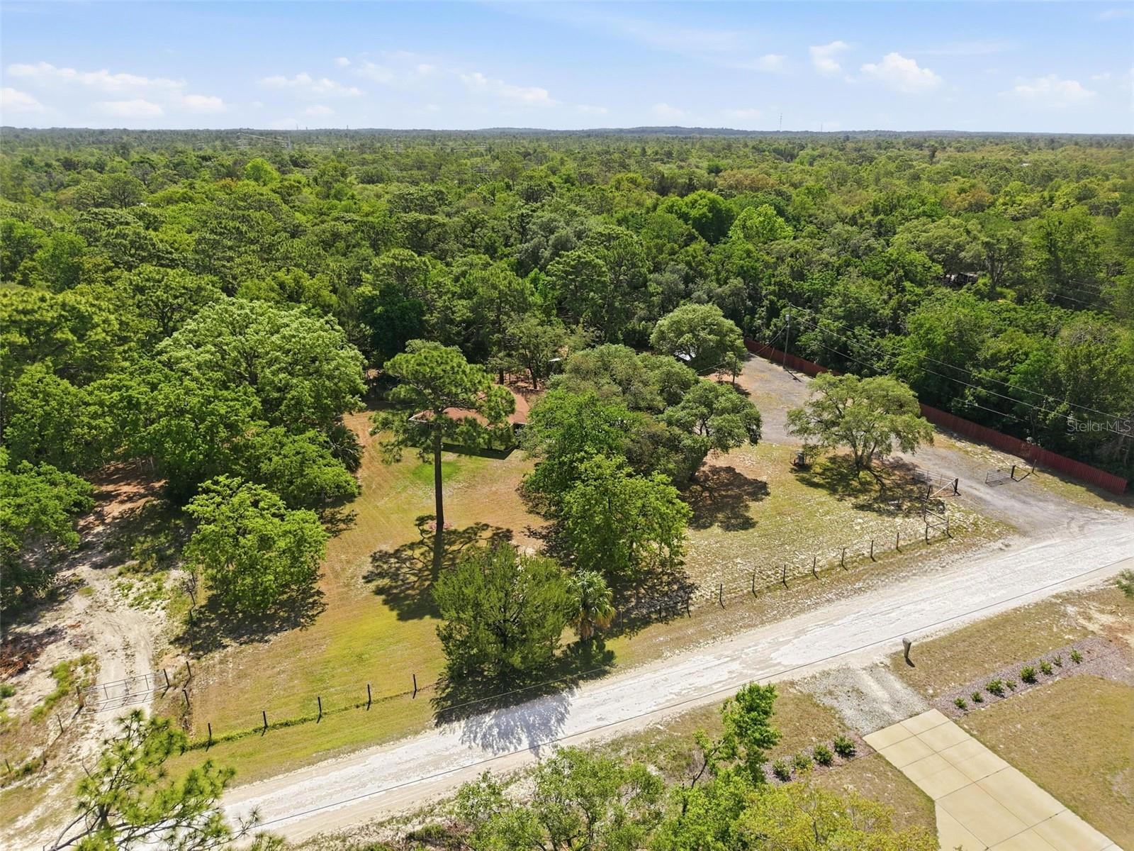 LEISURE RETREATS - Residential